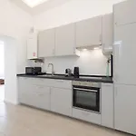 Close To Schoenbrunn I Bright Flat, Fast Wifi