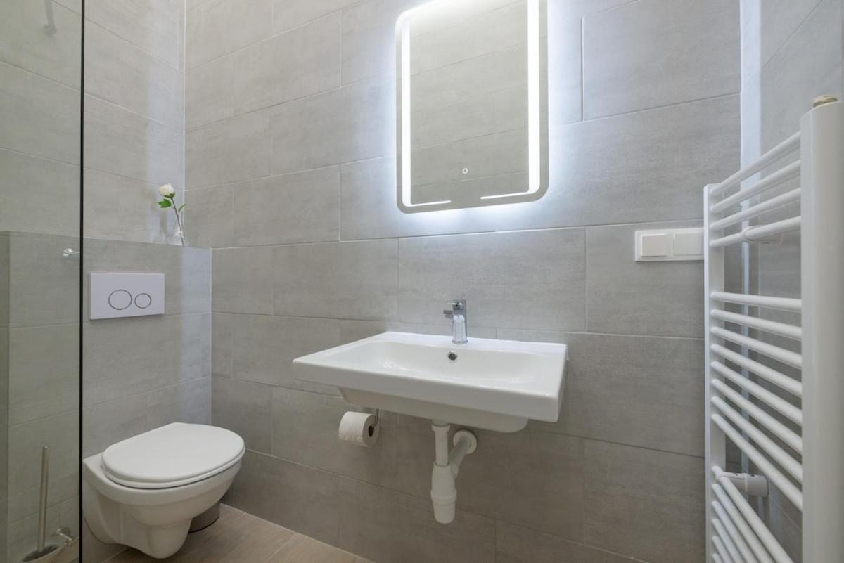 Close To Schoenbrunn I Bright Flat, Fast Wifi Apartment *