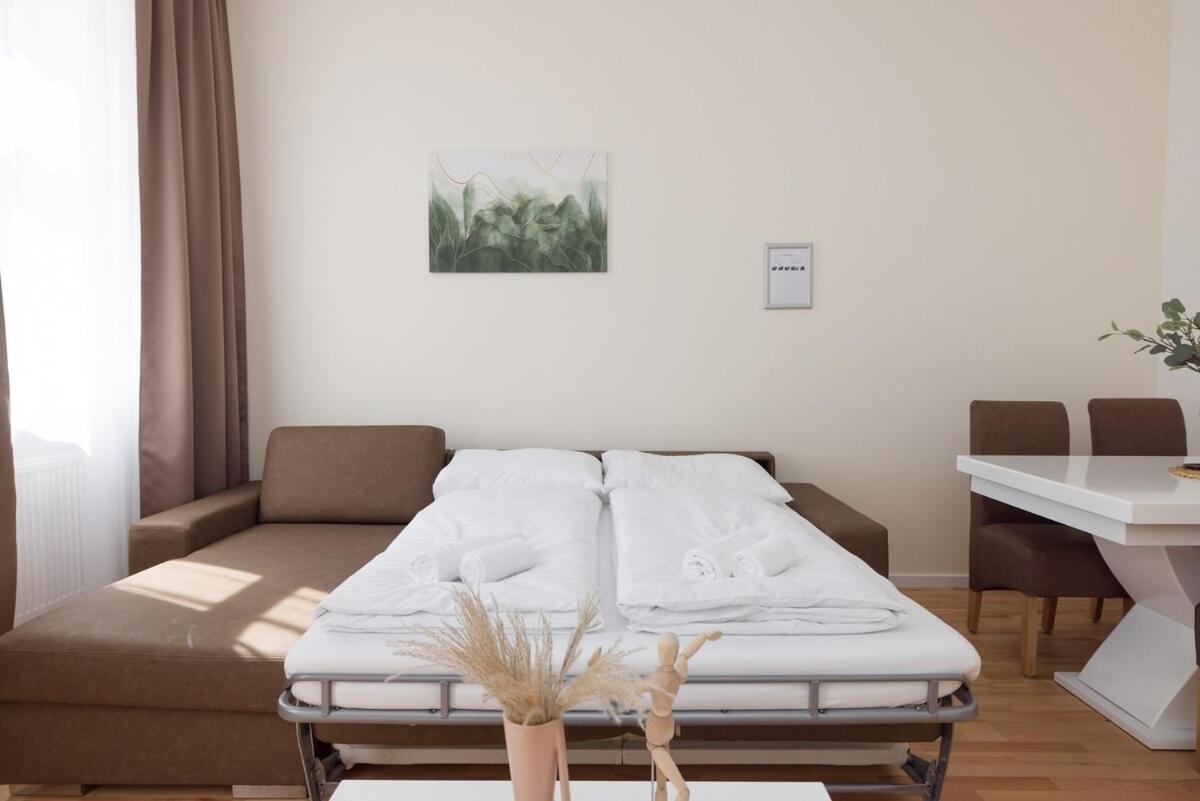 Close To Schoenbrunn I Bright Flat, Fast Wifi *