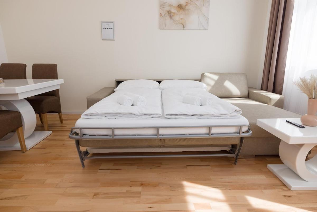 Close To Schoenbrunn I Bright Flat, Fast Wifi * Wien