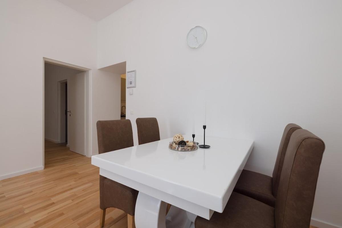 Apartment Close To Schoenbrunn I Bright Flat, Fast Wifi