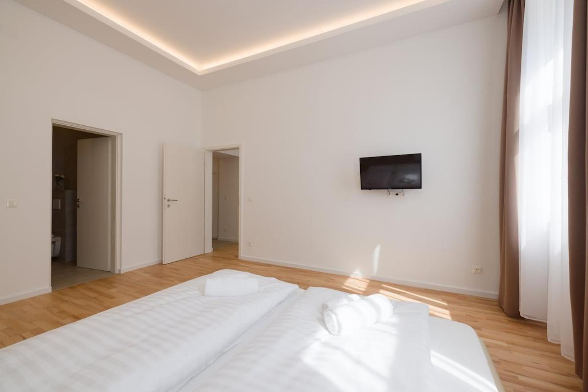 Apartment Close To Schoenbrunn I Bright Flat, Fast Wifi *