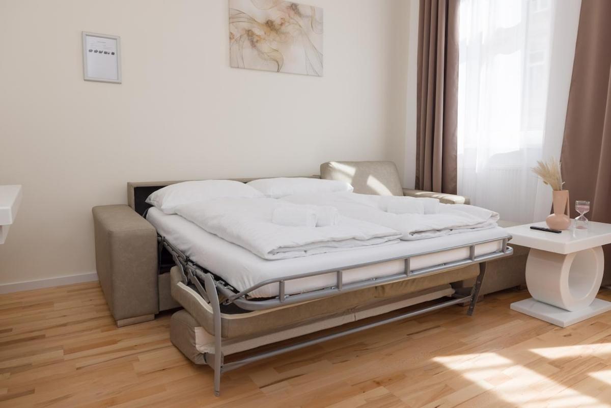 Close To Schoenbrunn I Bright Flat, Fast Wifi * Wien