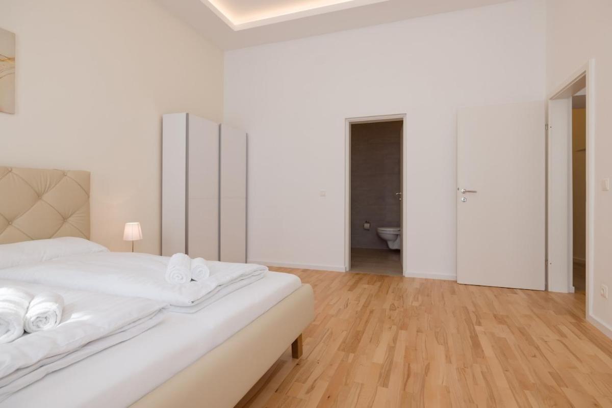Close To Schoenbrunn I Bright Flat, Fast Wifi Apartment Wien